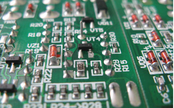 X射線設(shè)備可有效檢測(cè)PCB隱藏缺陷